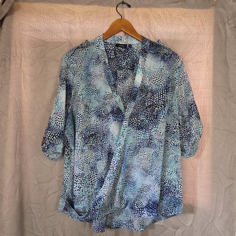 APT. 9 Blouse Womens Plus 2X Blue V Neck 3/4 Roll Tab Animal Print Top